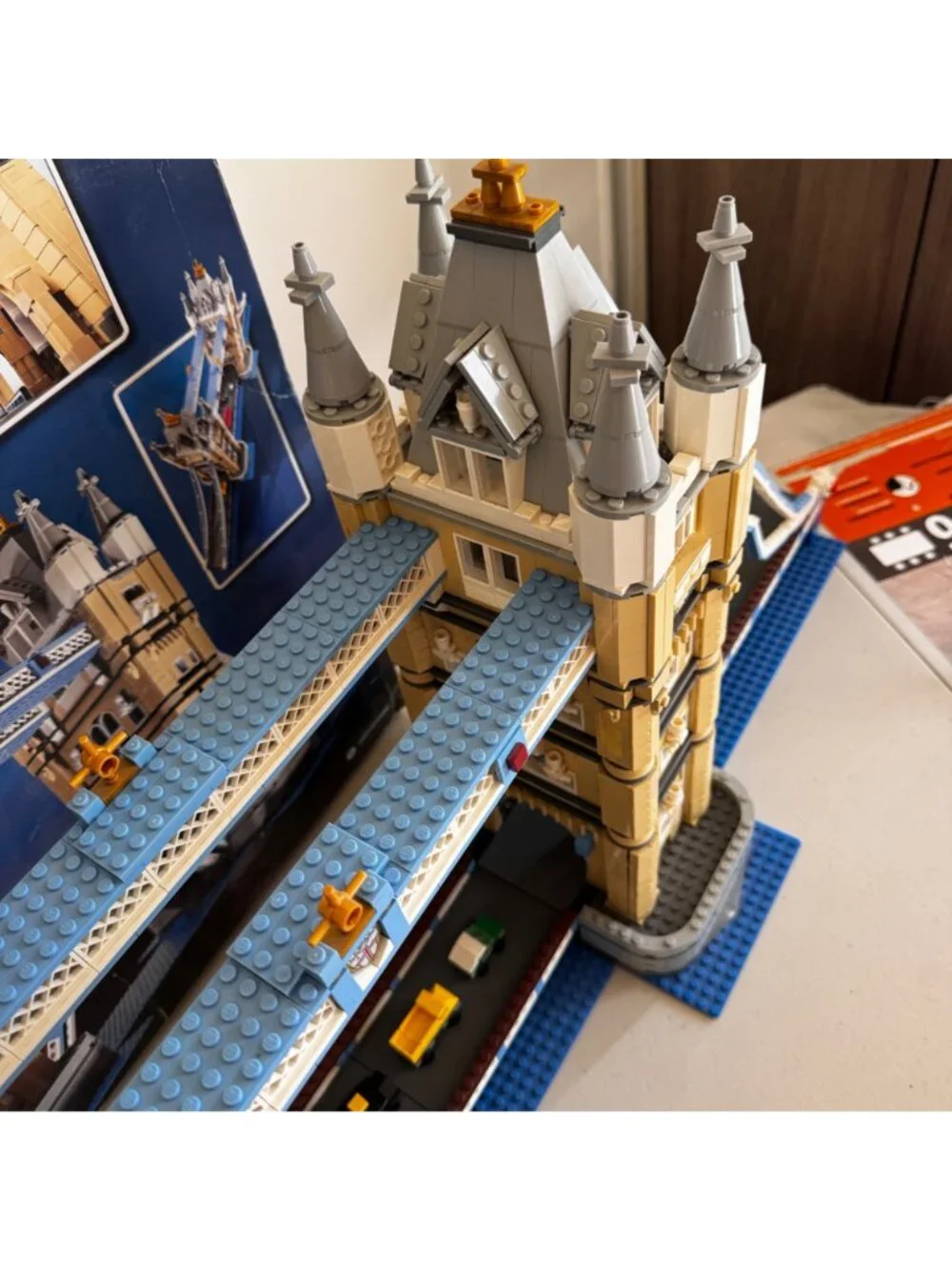 LEGO Creator Expert Tower Bridge Set 10214 W/ Box & Instructions 99.99% Complete